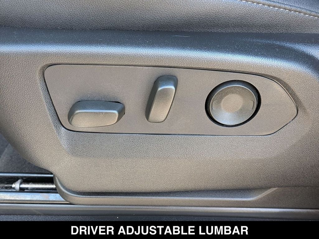 2024 Chevrolet Tahoe LT Middle Bucket Seats