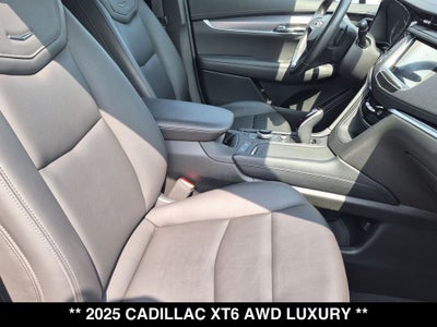 2025 Cadillac XT6 Luxury