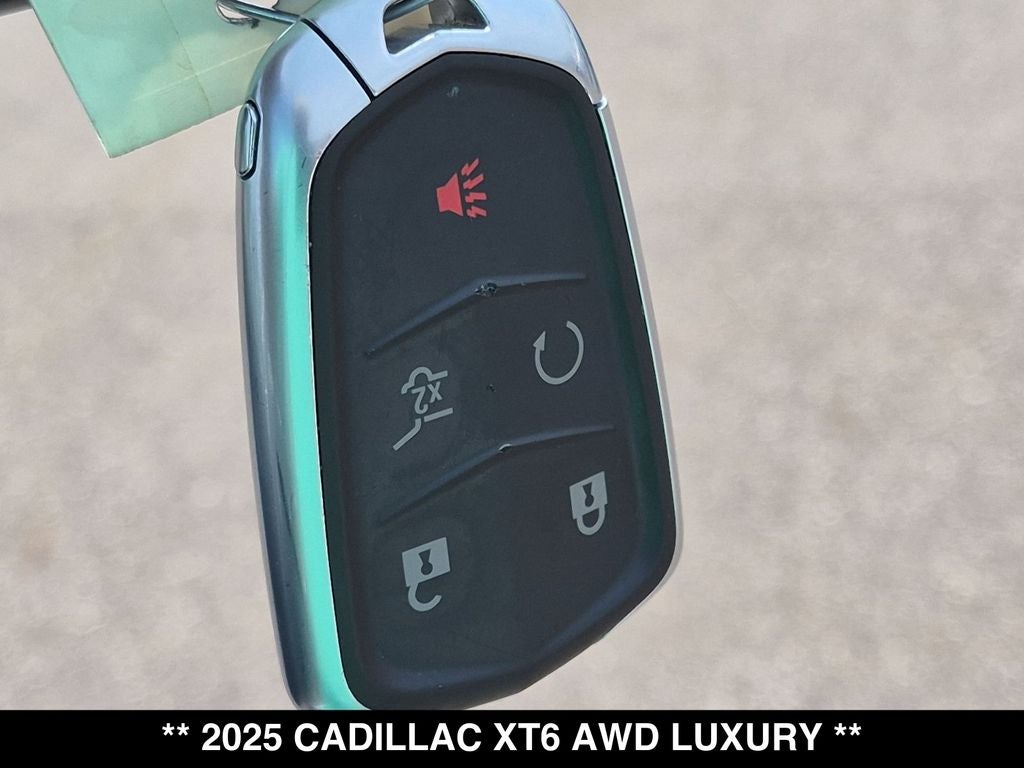 2025 Cadillac XT6 Luxury