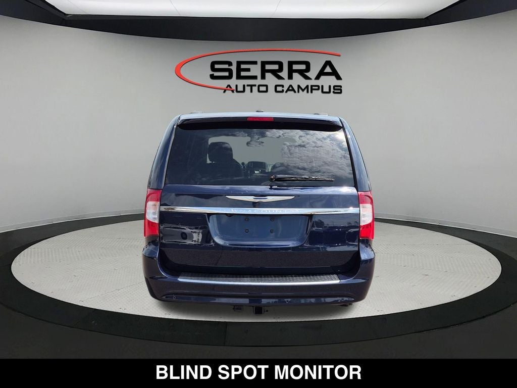 2016 Chrysler Town & Country Touring-L