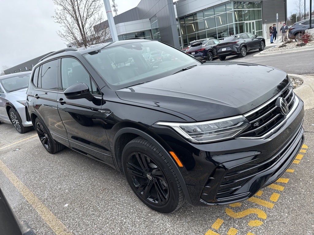 2023 Volkswagen Tiguan 2.0T SE R-Line Black