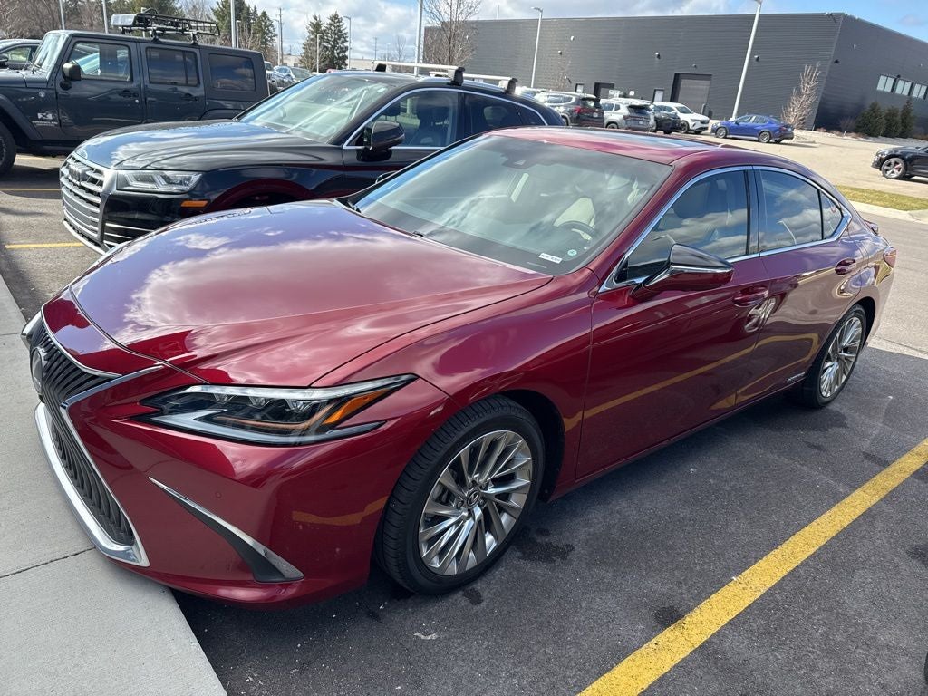 2020 Lexus ES 300h Luxury