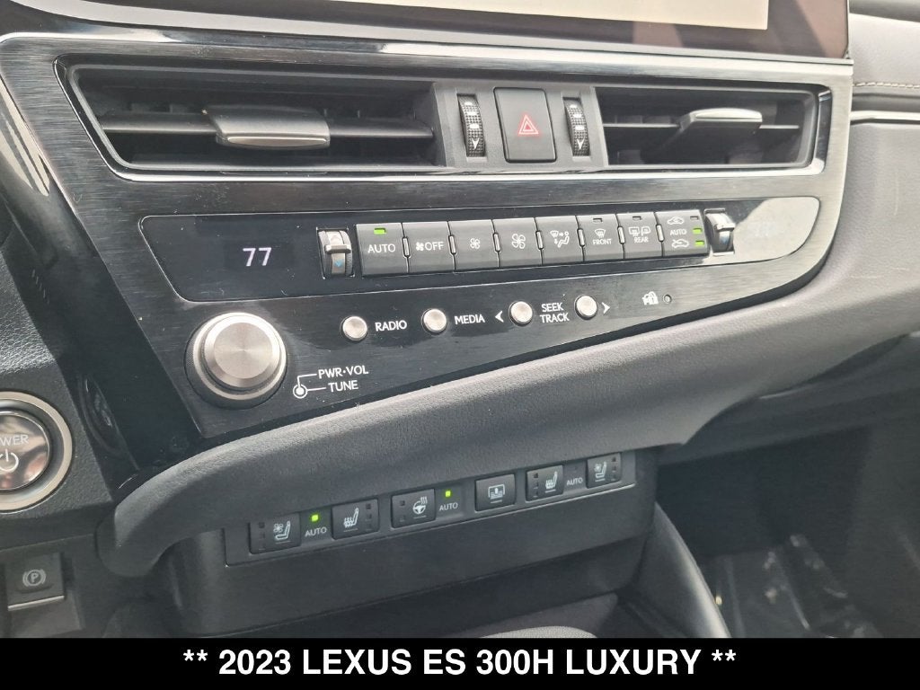 2023 Lexus ES 300h Luxury