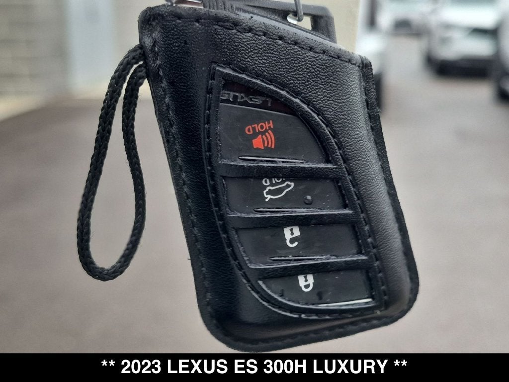 2023 Lexus ES 300h Luxury