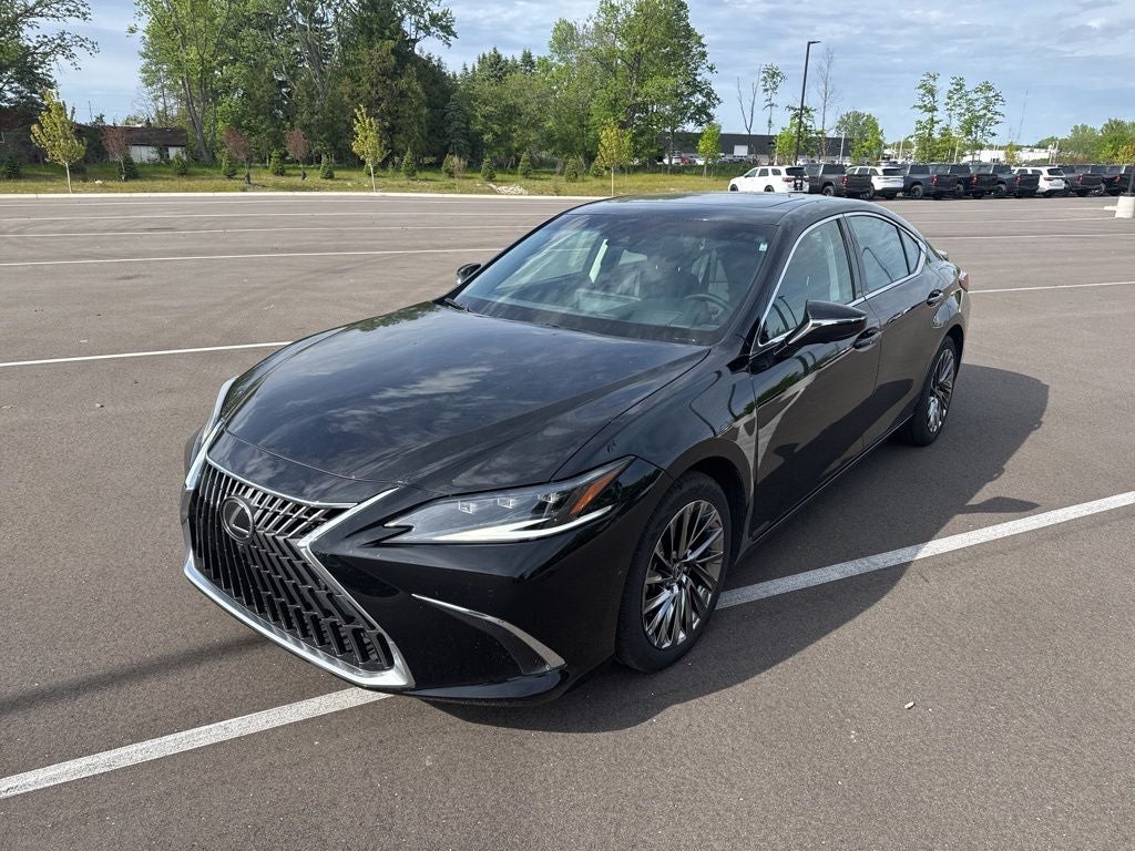 2024 Lexus ES 300h 300h Ultra Luxury's photo