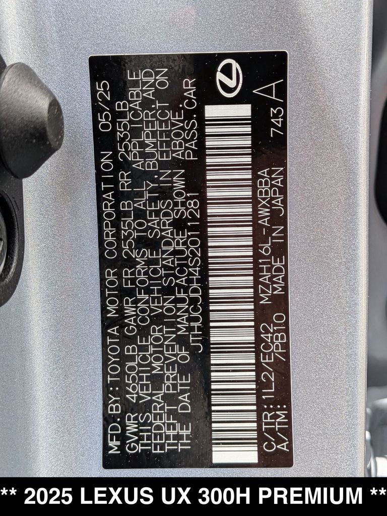 2025 Lexus UX 300h Premium