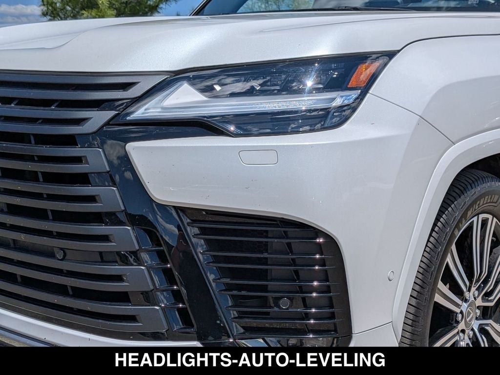 2025 Lexus LX 700h Luxury