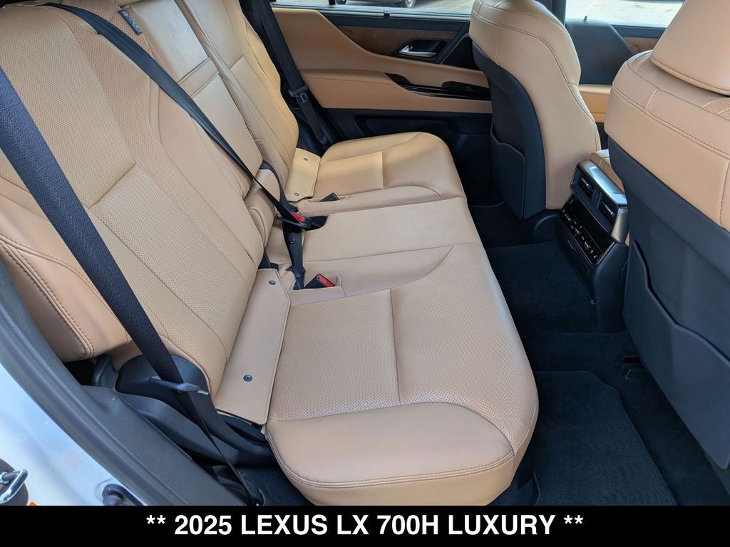 2025 Lexus LX 700h Luxury
