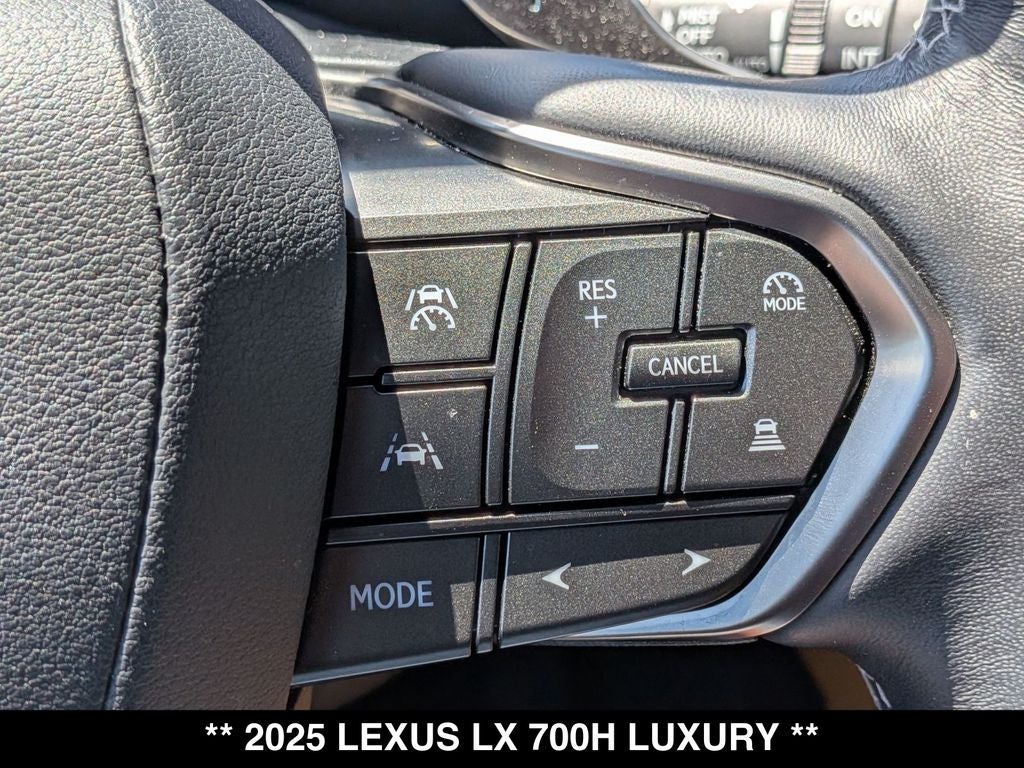 2025 Lexus LX 700h Luxury