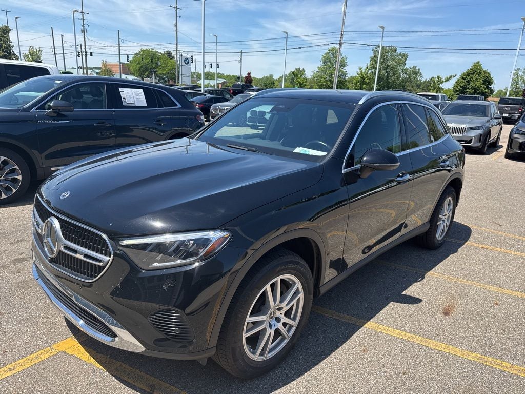 2023 Mercedes-Benz GLC GLC 300 4MATIC's photo