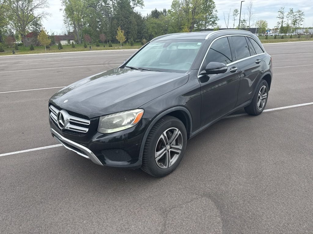 2016 Mercedes-Benz GLC GLC300's photo
