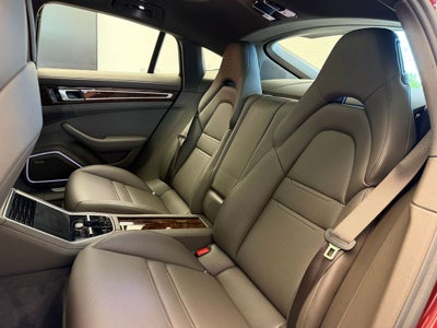 2022 Porsche Panamera 4