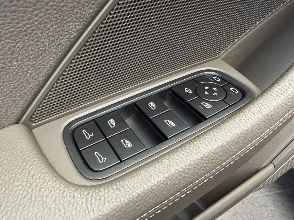 2022 Porsche Panamera 4
