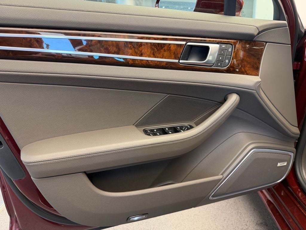 2022 Porsche Panamera 4