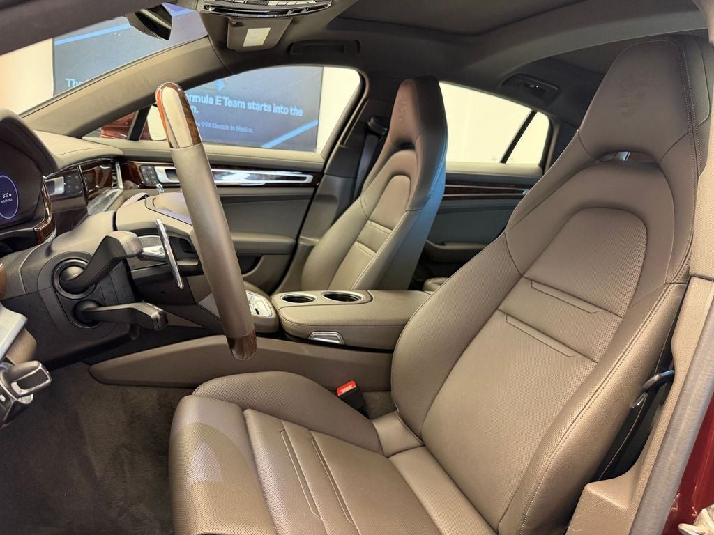 2022 Porsche Panamera 4