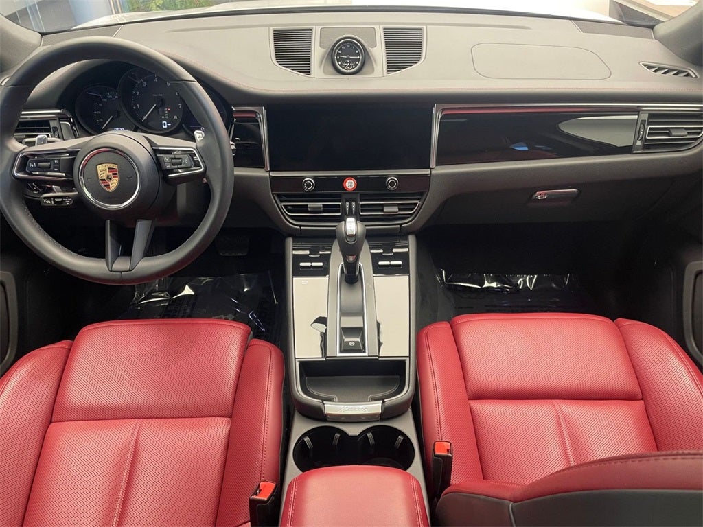 2025 Porsche Macan AWD