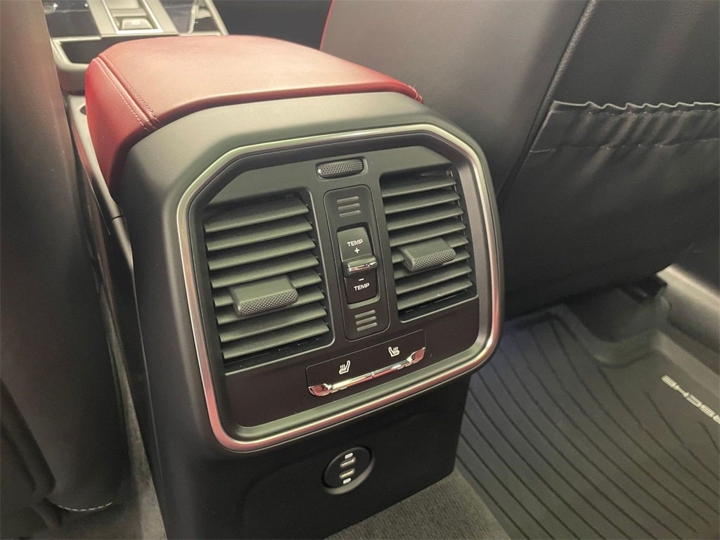 2025 Porsche Macan AWD