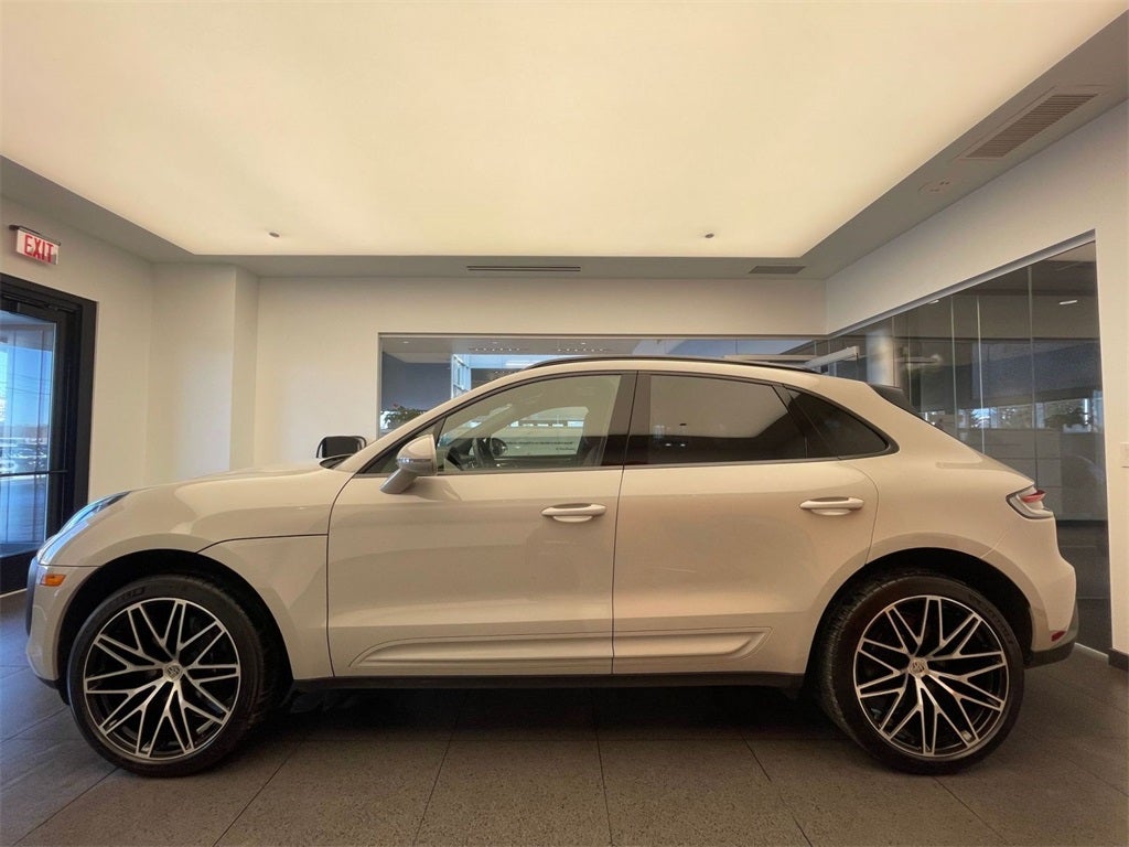 2025 Porsche Macan AWD