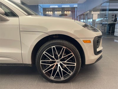 2025 Porsche Macan AWD