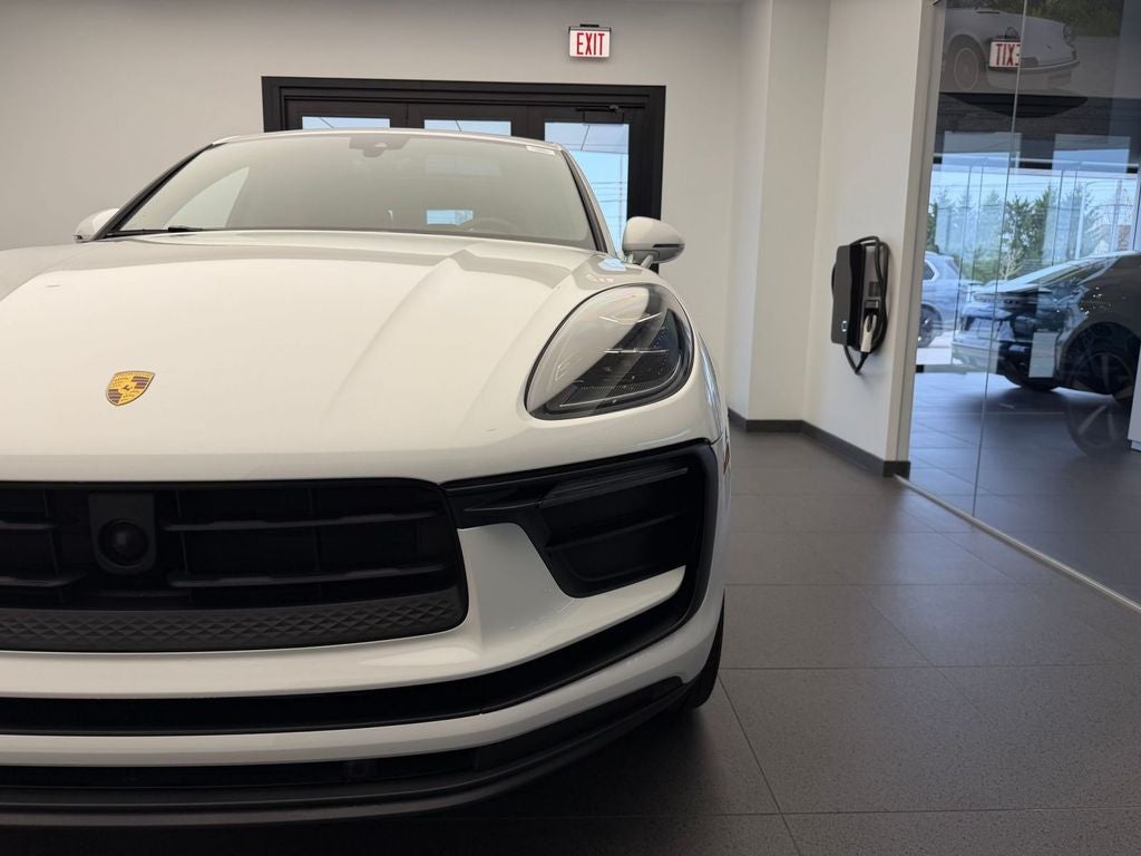 2026 Porsche Macan AWD