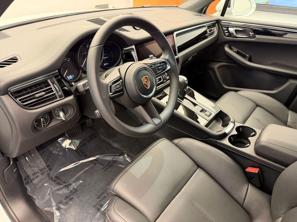 2026 Porsche Macan AWD