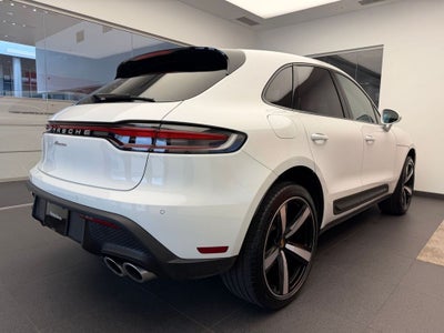 2026 Porsche Macan AWD