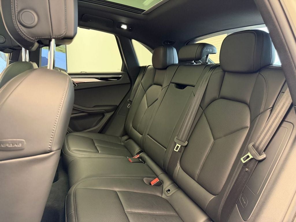 2026 Porsche Macan AWD