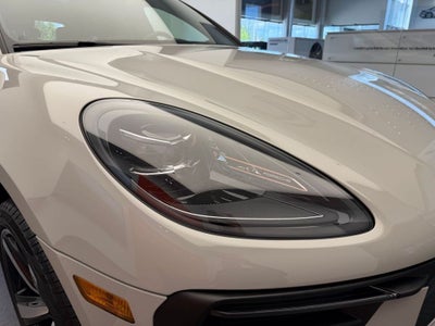 2026 Porsche Macan AWD