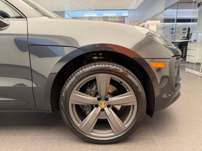 2026 Porsche Macan AWD