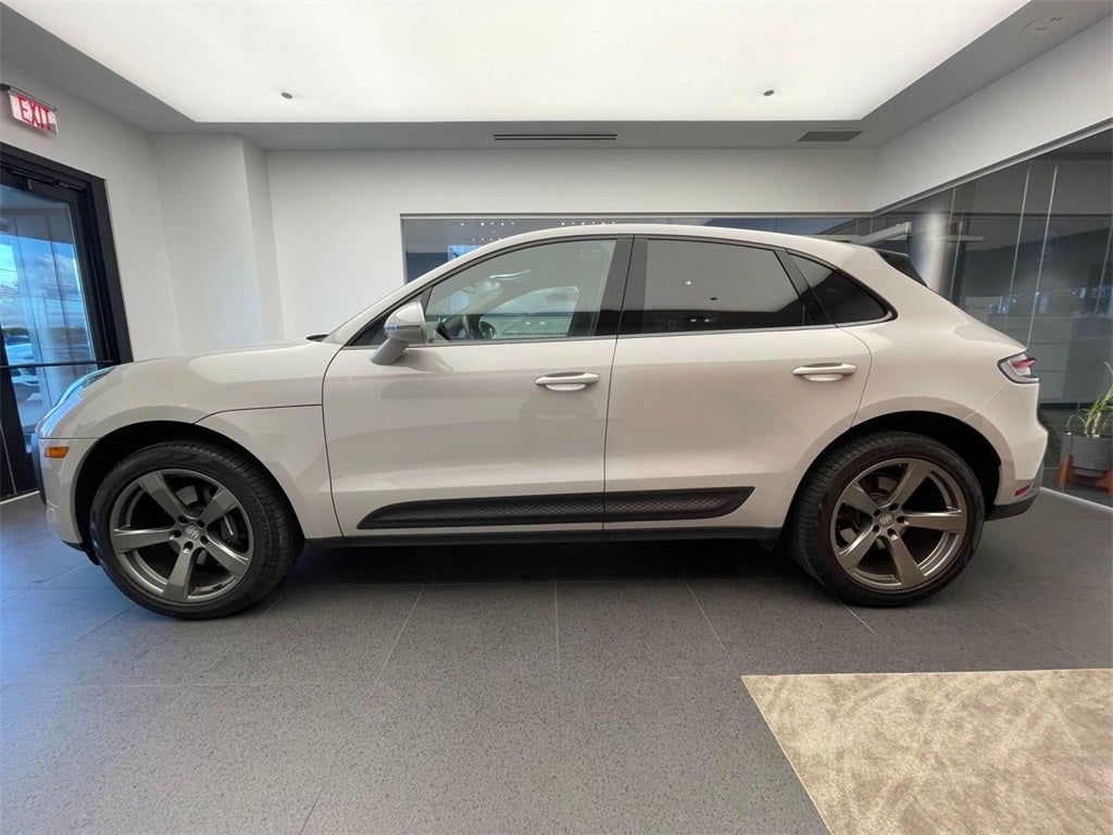 2025 Porsche Macan AWD