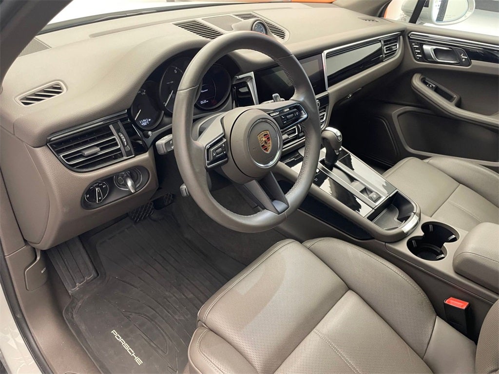 2025 Porsche Macan AWD