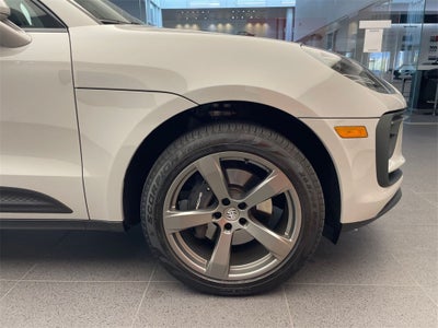 2025 Porsche Macan AWD