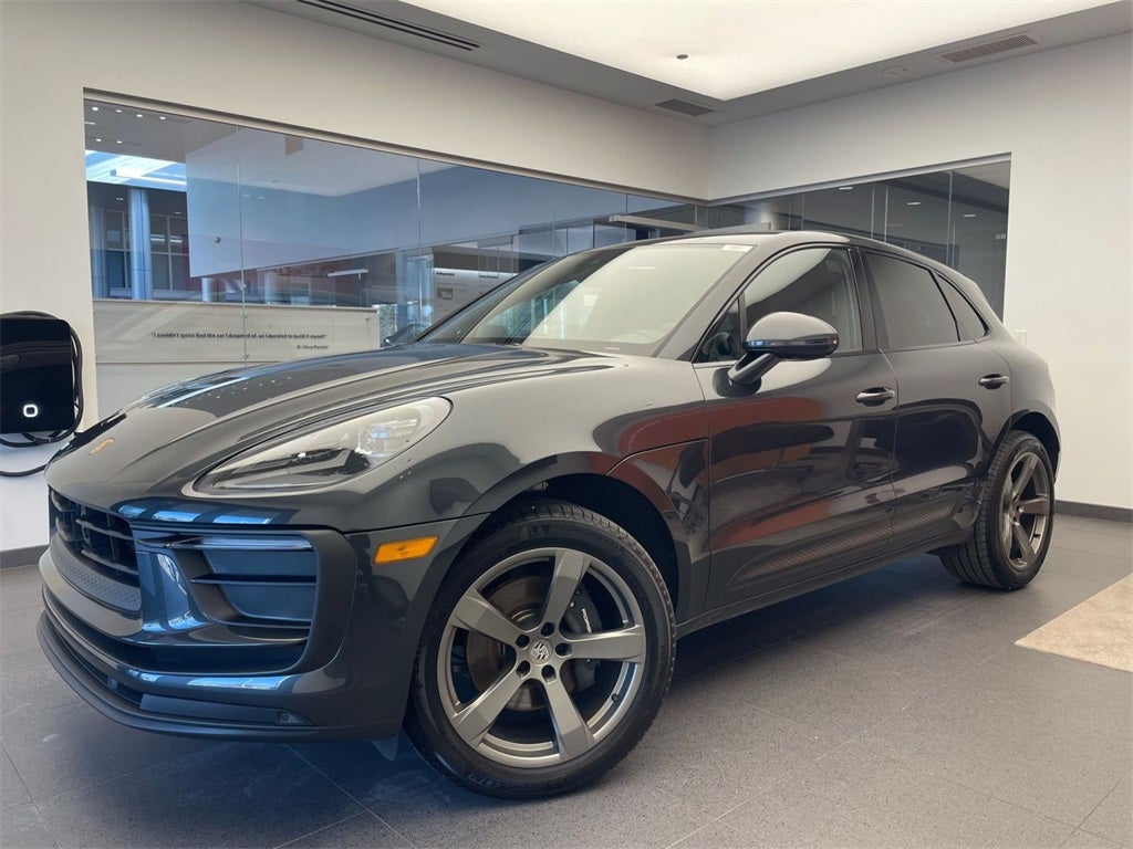2025 Porsche Macan AWD