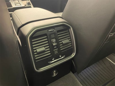 2025 Porsche Macan AWD