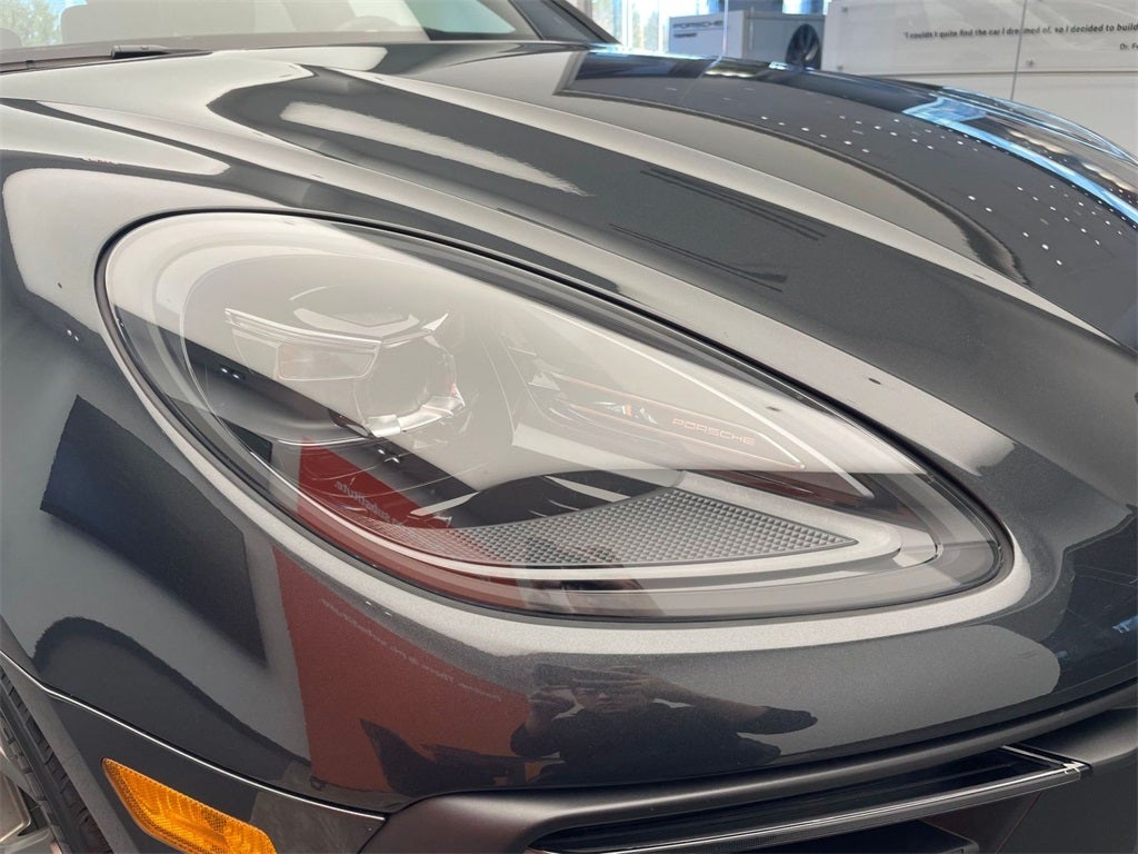 2025 Porsche Macan AWD