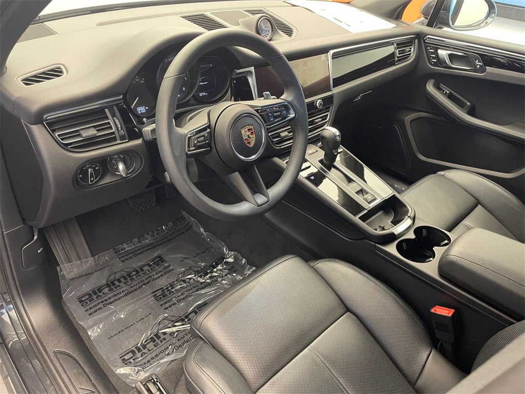 2025 Porsche Macan AWD