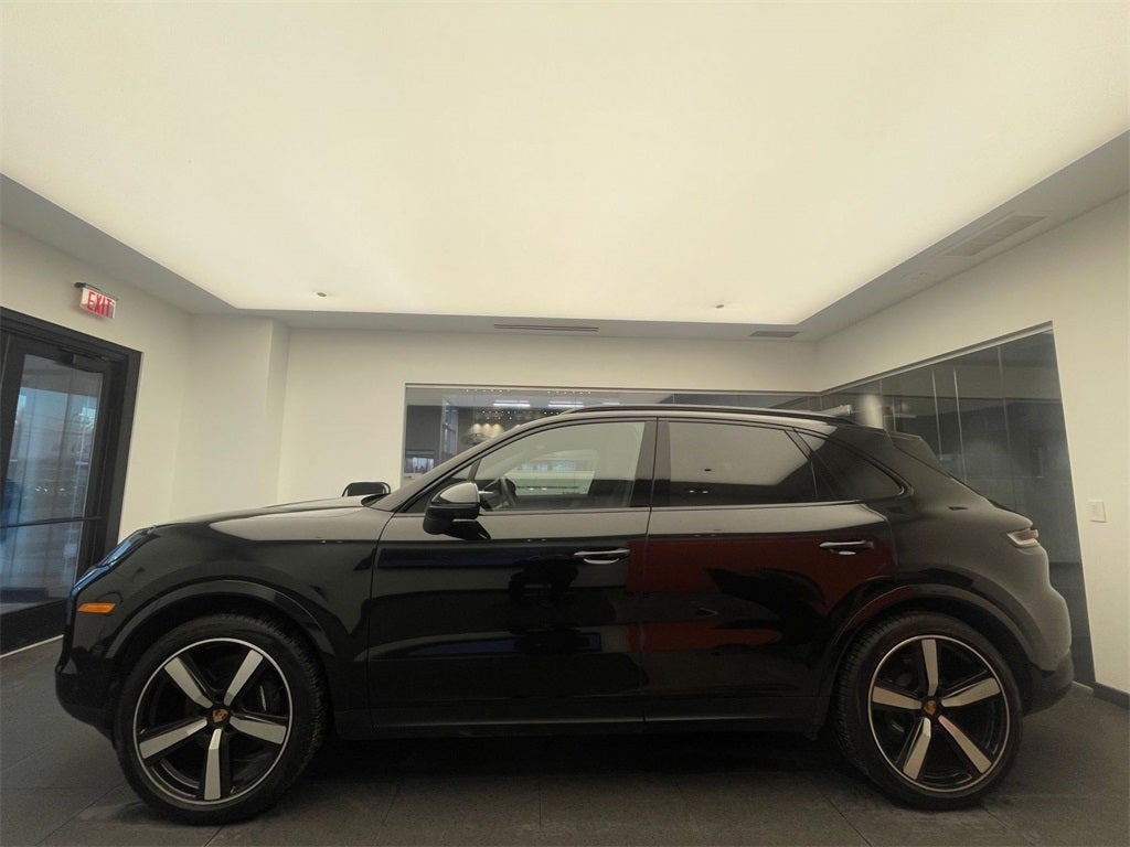 2025 Porsche Cayenne AWD