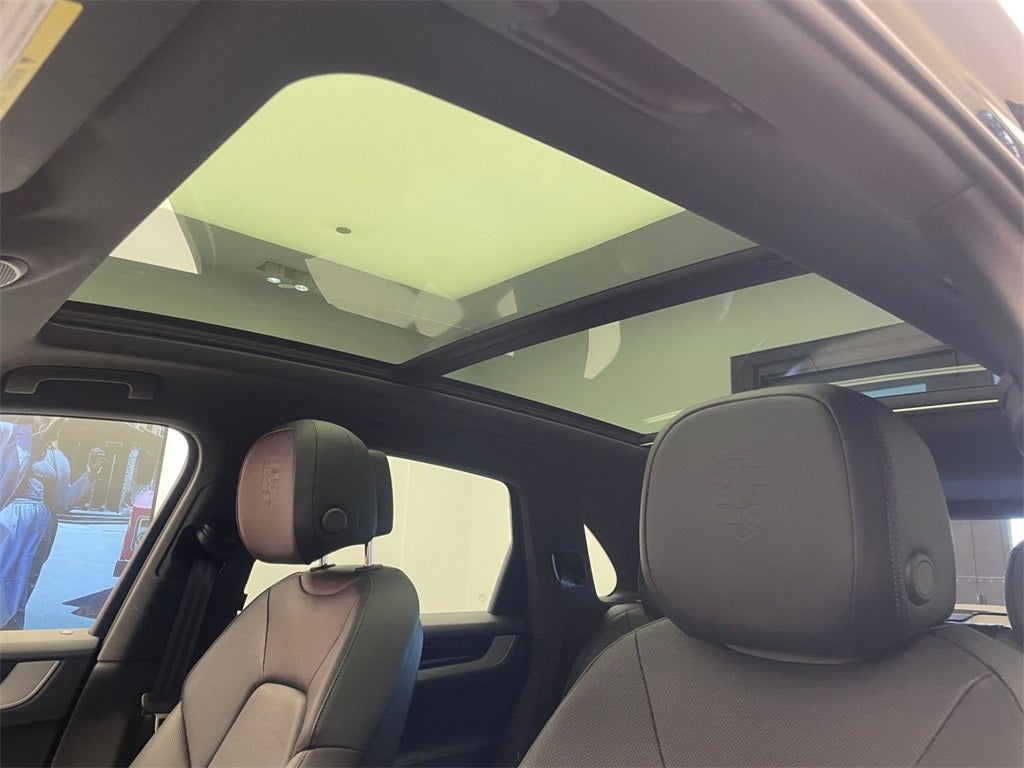 2025 Porsche Cayenne AWD