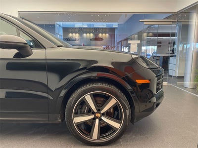 2025 Porsche Cayenne AWD