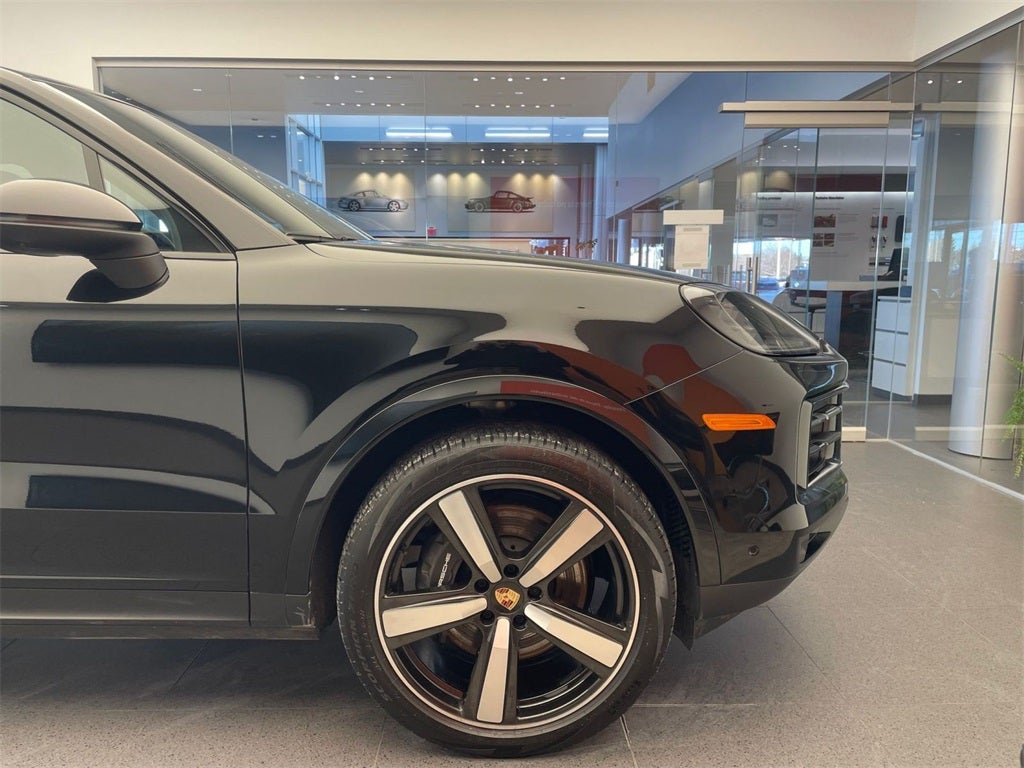 2025 Porsche Cayenne AWD