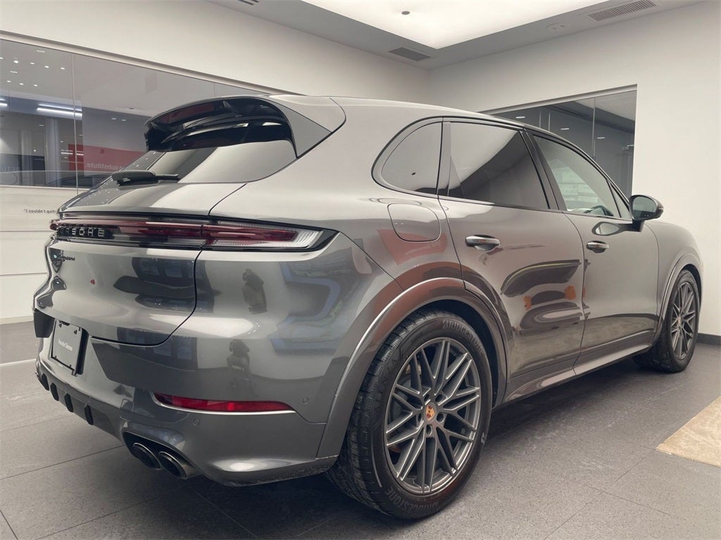 2025 Porsche Cayenne AWD