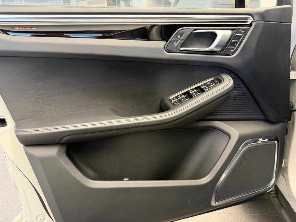 2023 Porsche Macan S