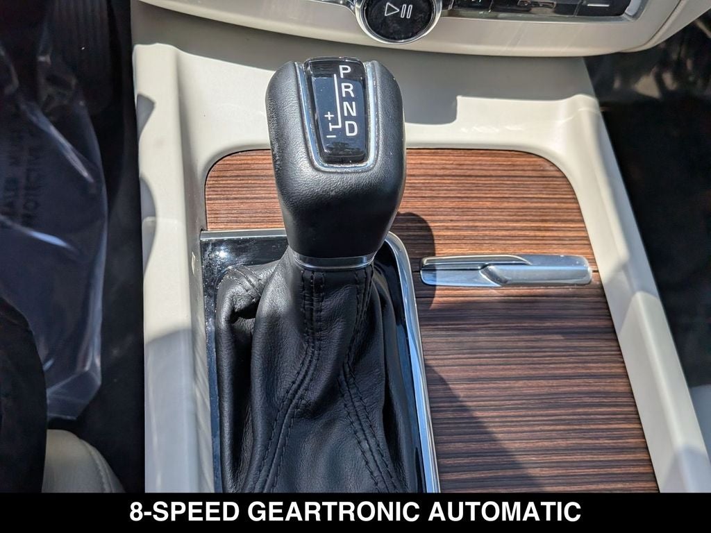 2021 Volvo XC60 T5 Momentum