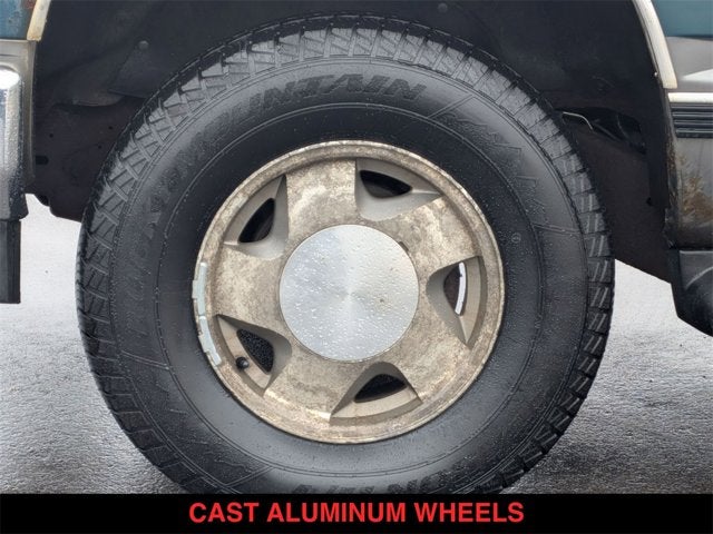 1999 Chevrolet Suburban Base