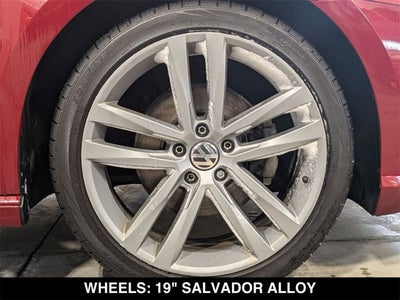 2017 Volkswagen Passat R-Line w/Comfort Pkg