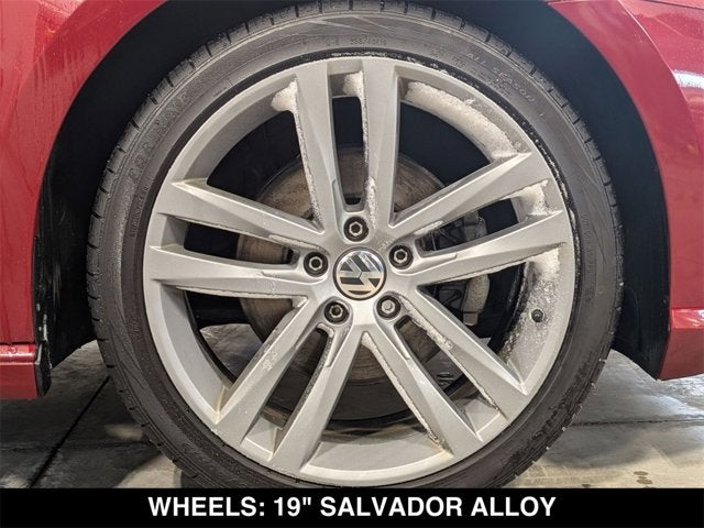 2017 Volkswagen Passat R-Line w/Comfort Pkg