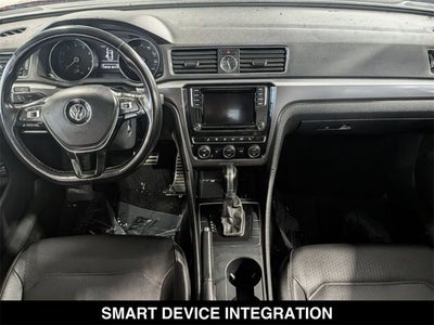 2017 Volkswagen Passat R-Line w/Comfort Pkg