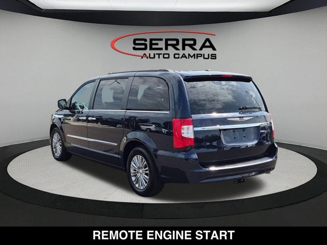 2016 Chrysler Town & Country Touring-L Anniversary Edition