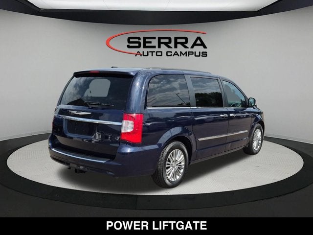 2016 Chrysler Town & Country Touring-L Anniversary Edition