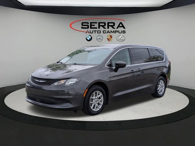 2023 Chrysler Voyager LX's photo